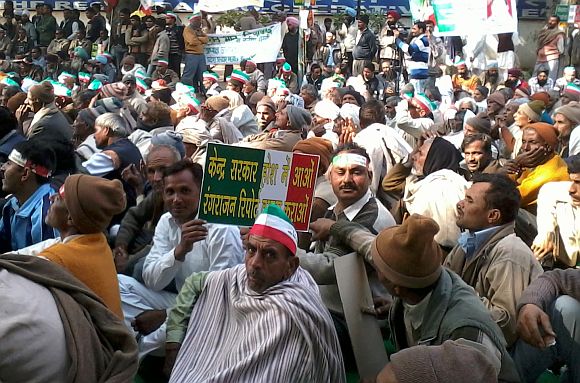 Sugarcane farmers protesting in New Delhi.