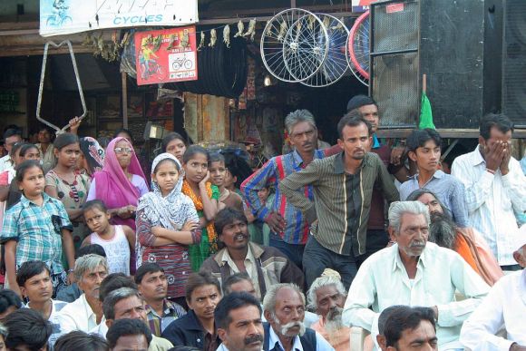 Kapadvanj residents listen to Jaitley's speech.