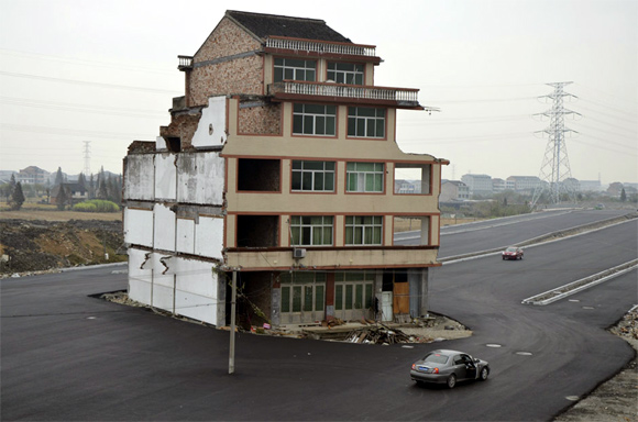 China: Unyielding house owner