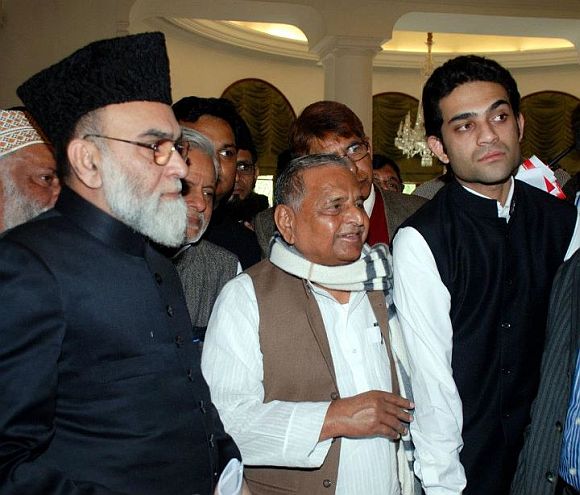 Mulayam Singh Yadav with the Shahi Imam of Delhi's Jama Masjid, left