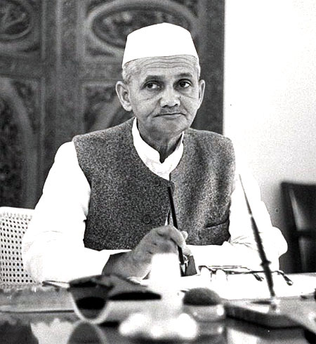 Lal Bahadur Shastri was prime minister for 582 days and died in office