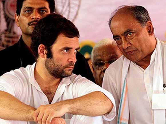 Digvijay Singh with Rahul Gandhi during a campaign rally in UP