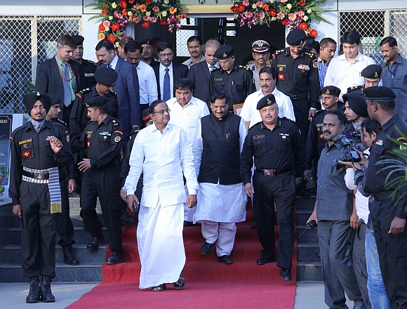 (l to r) Union Home minister P Chidambaram, Home minister R R Patil, Chief Minister Prithviraj Chavan and National Security Guard Director General Rajan Medekar (in uniform)