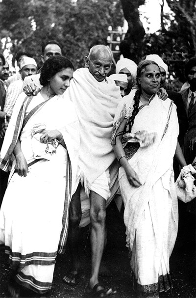 Mahatma Gandhi with Manu and Abha, his grandnieces