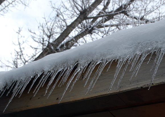 People in Kashmir got the chance of witnessing icicles hanging from rooftops after a long time