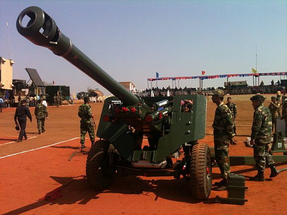 The 105 mm field gun displayed at Exercise Topchi
