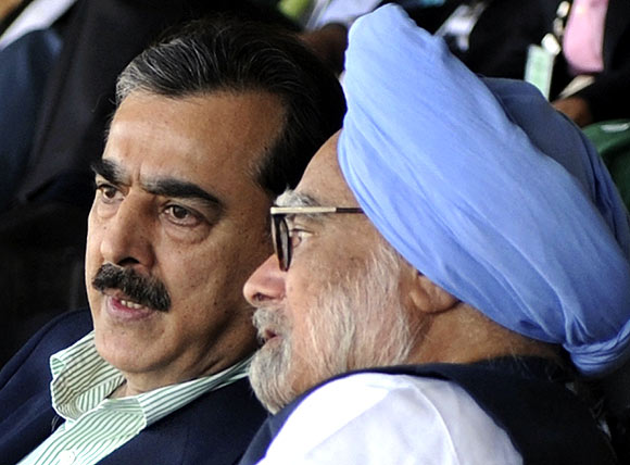 Gilani with his Indian counterpart Manmohan Singh