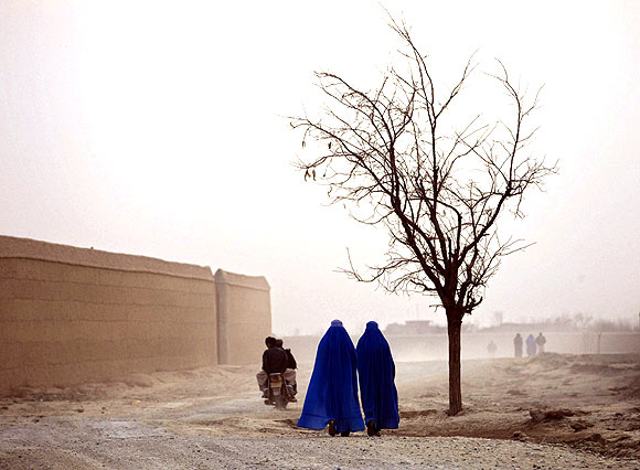 Afghan women in the town of Bagram, north of Kabul.