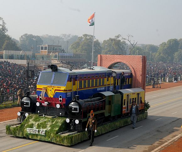 The tableau of Ministry of Railways passes through the Rajpath