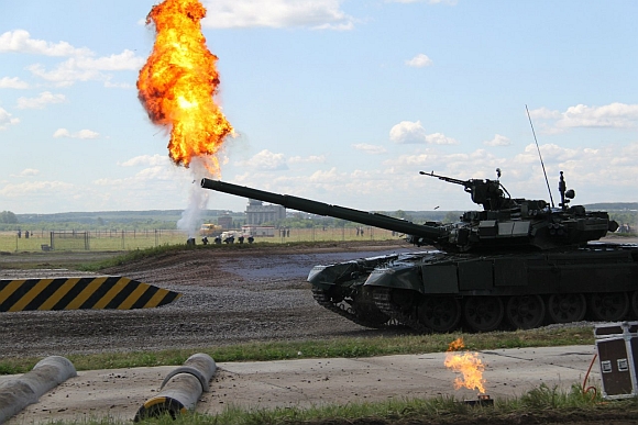 A Т-90SМ with a flamethrower