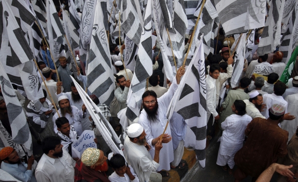 Supporters of the Jamaat-ud-Dawa take part in a rally