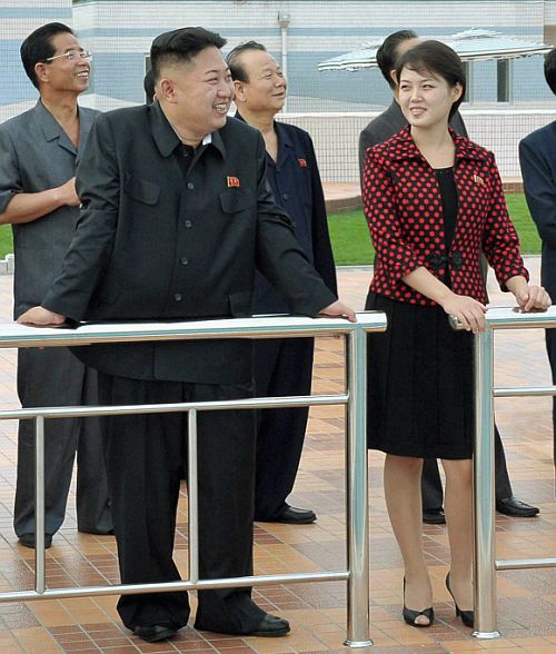 North Korean leader Kim Jong-Un and his wife visit the Rungna People's Pleasure Ground in Pyongyang