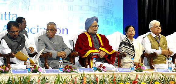Deshmukh, Narayanan, Dr Singh and Dr Kumar at the inception ceremony