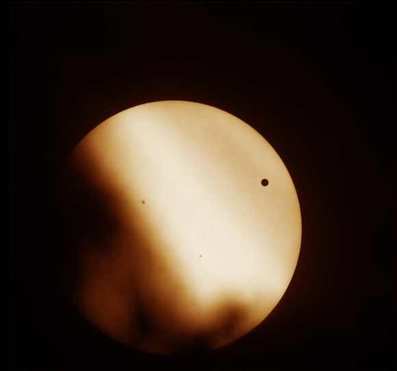Venus transit leaves beauty spot on sun
