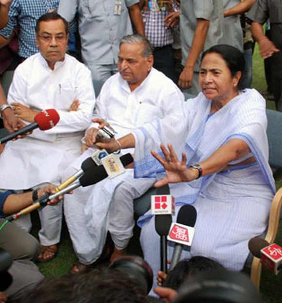 'I don't think Mamata Banerjee (Trinamool Congress) will associate with BJP,' says Sharad Pawar