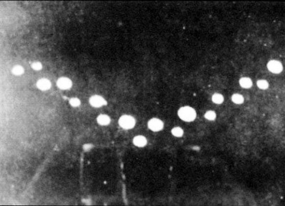 A photograph allegedly showing the unusual formation of lights over Lubbock