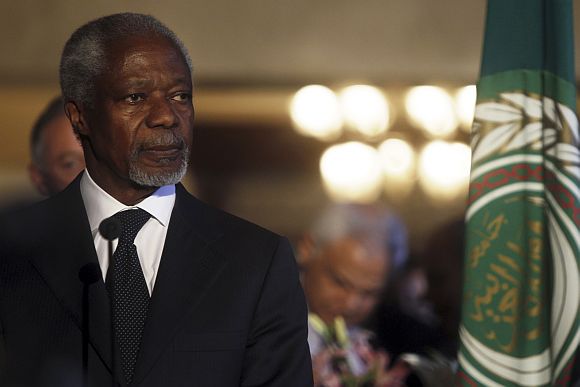 Kofi Annan, the UN-Arab League Special Envoy on Syria, attends a news conference with Arab League Secretary-General Nabil Al Araby in Cairo