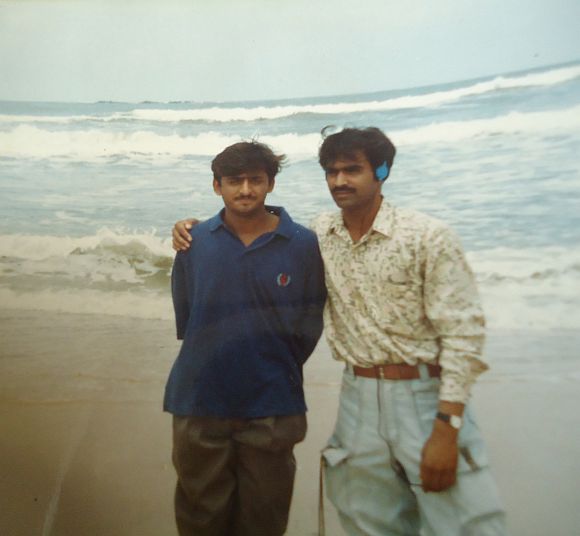 Here is an exclusive picture of Akhilesh with Rajeev Ranjan alias Chunnu, his batch mate at Mysore Engineering College
