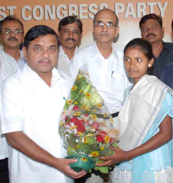 Alka Sarode was felicitated by Maharashtra Home Minister RR Patil on Thursday