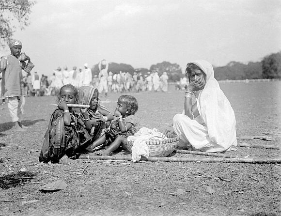RARE PHOTOS: A 100-year-old glimpse of British India