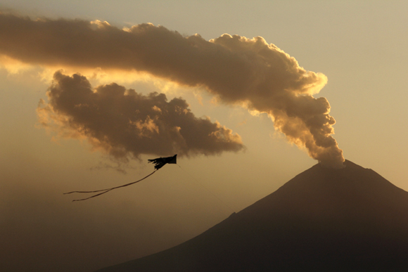 In PHOTOS: Mexico's simmering volcano