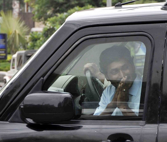 YSR Congress leader Jagan Mohan Reddy arrives at the CBI headquarters in Hyderabad before his arrest