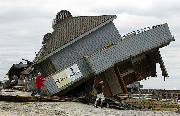 Sandy aftermath: US struggles to get back on its feet