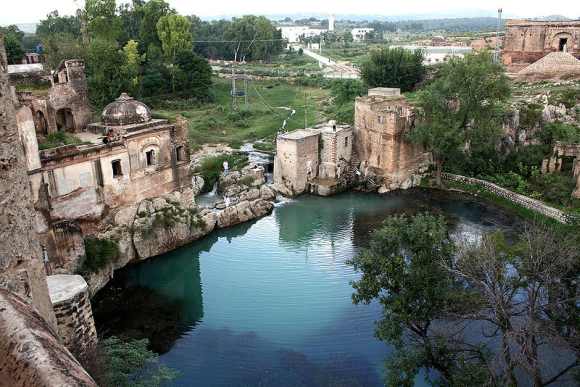 The pond at the historic Katasraj Temple in Punjab province