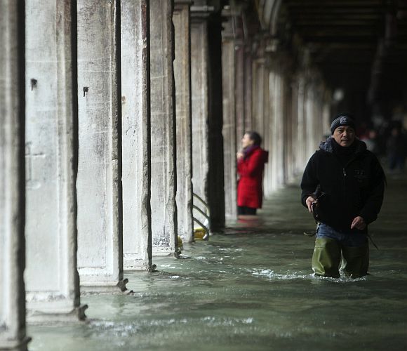 Venice sees worst floods in 22 years