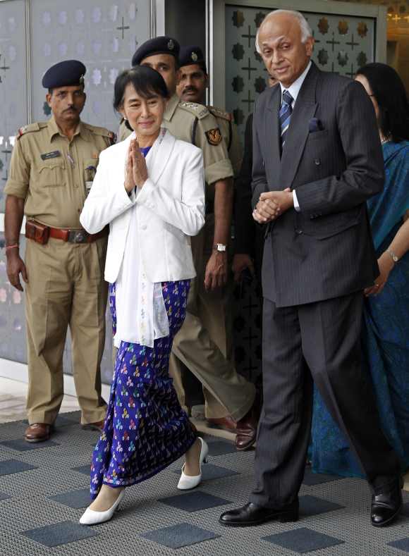 Suu Kyi with Foreign Secretary Ranjan Mathai in New Delhi