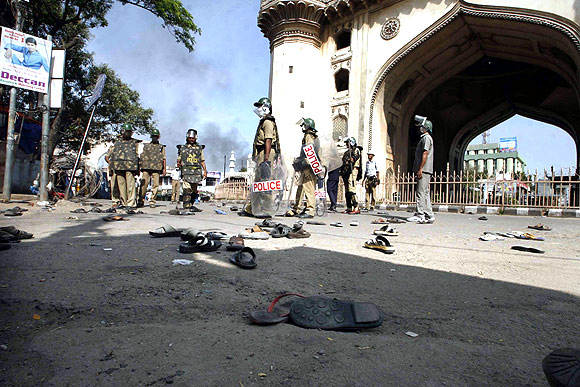 Charminar cordoned off, Hyderabad simmers