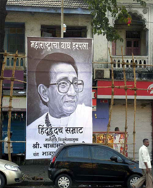 Mumbai bids farewell to Bal Thackeray