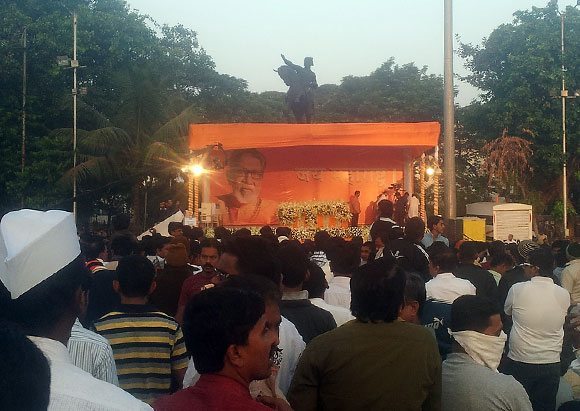 Mumbai bids farewell to Bal Thackeray