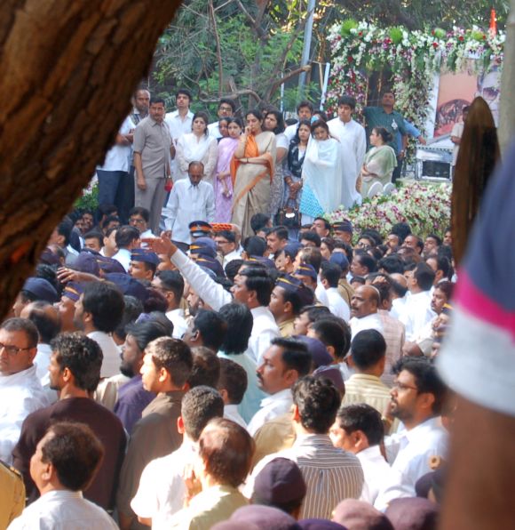 Raj Thackeray's wife Sharmila (second from left on the truck), Uddhav Thackeray's wife Rashmi (fifth from left) and her son Tejas (second from right in white kurta)