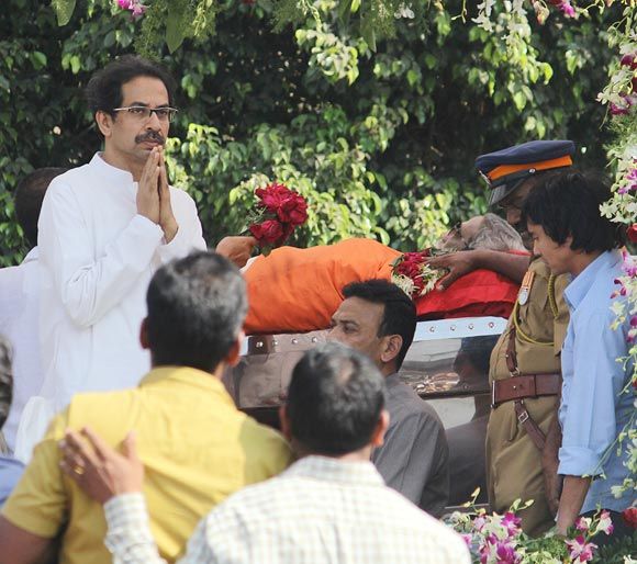 Close-up PHOTOS: Thackeray's last journey