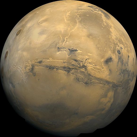 A Martian colony of 80,000 people