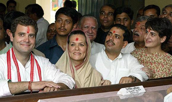 Robert Vadra, second from right, with his wife Priyanka, right, brother-in-law Rahul Gandhi,  left, and mother-in-law Sonia Gandhi