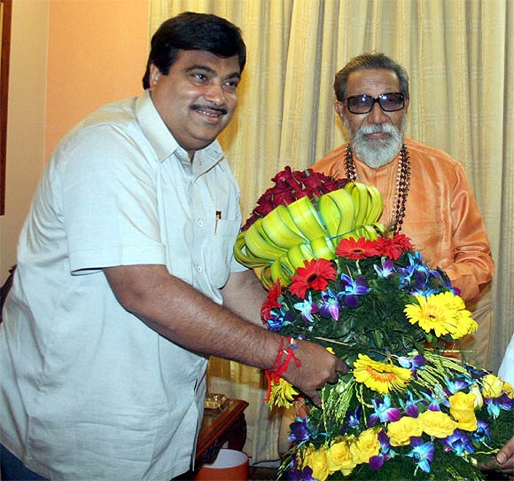 Gadkari with Shiv Sena supremo Bal Thackeray.