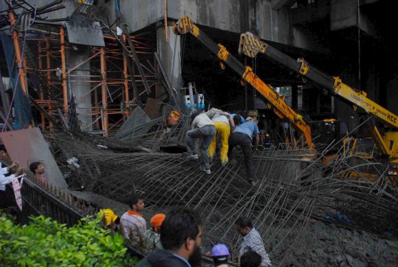 Portion of Mumbai metro bridge collapses, 1 dead, 8 hurt