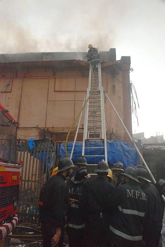 PICS: Major fire near Manish market in Mumbai