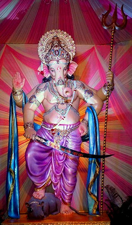 Pix: Magnificent Ganesh murtis from mandals world over