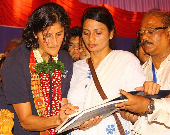 School girls to Sunita Williams: Please never forget India