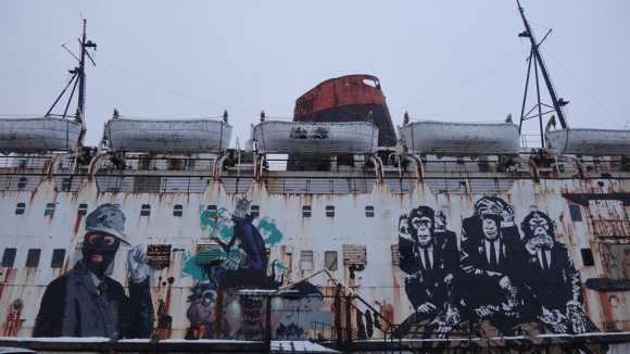 STUNNING graffiti makeover of a 1956 warship