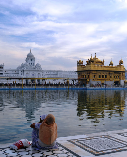 Guru Arjan Dev, the fifth of the ten Sikh gurus: 'I have seen many places, but none like thee'