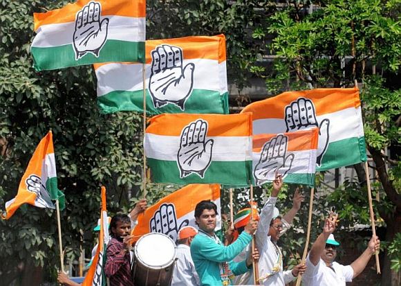 Sulking Krishna adds to Congress cup of woes in Karnataka