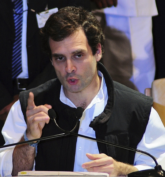 Rahul explains his complex fundas to the world economists