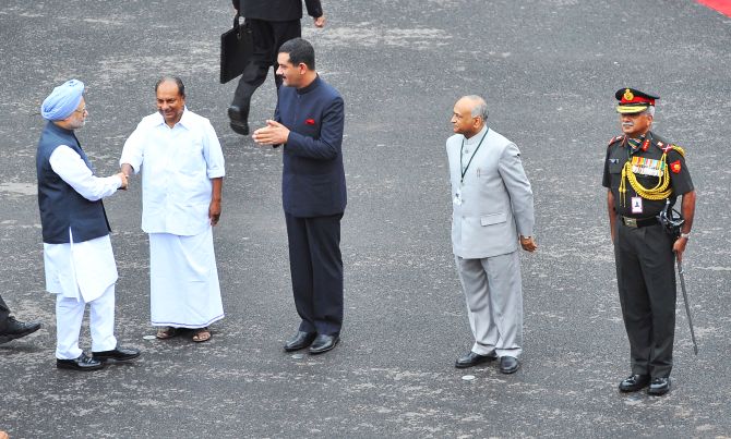 Prime Minister Manmohan Singh being received by the Defence Minister AK Antony on his arrival at Red Fort.