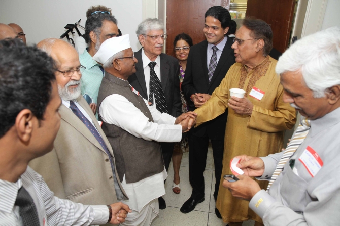Hazare interacts with Indian-Americans at Capitol Hill