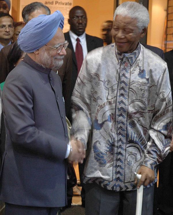 Prime Minister Manmohan Singh with Nelson Mandela in October 2006