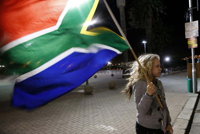 World weeps for its darling Madiba  
